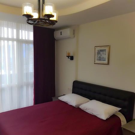 Apartament Premium Klass Appartamento Batumi Esterno foto