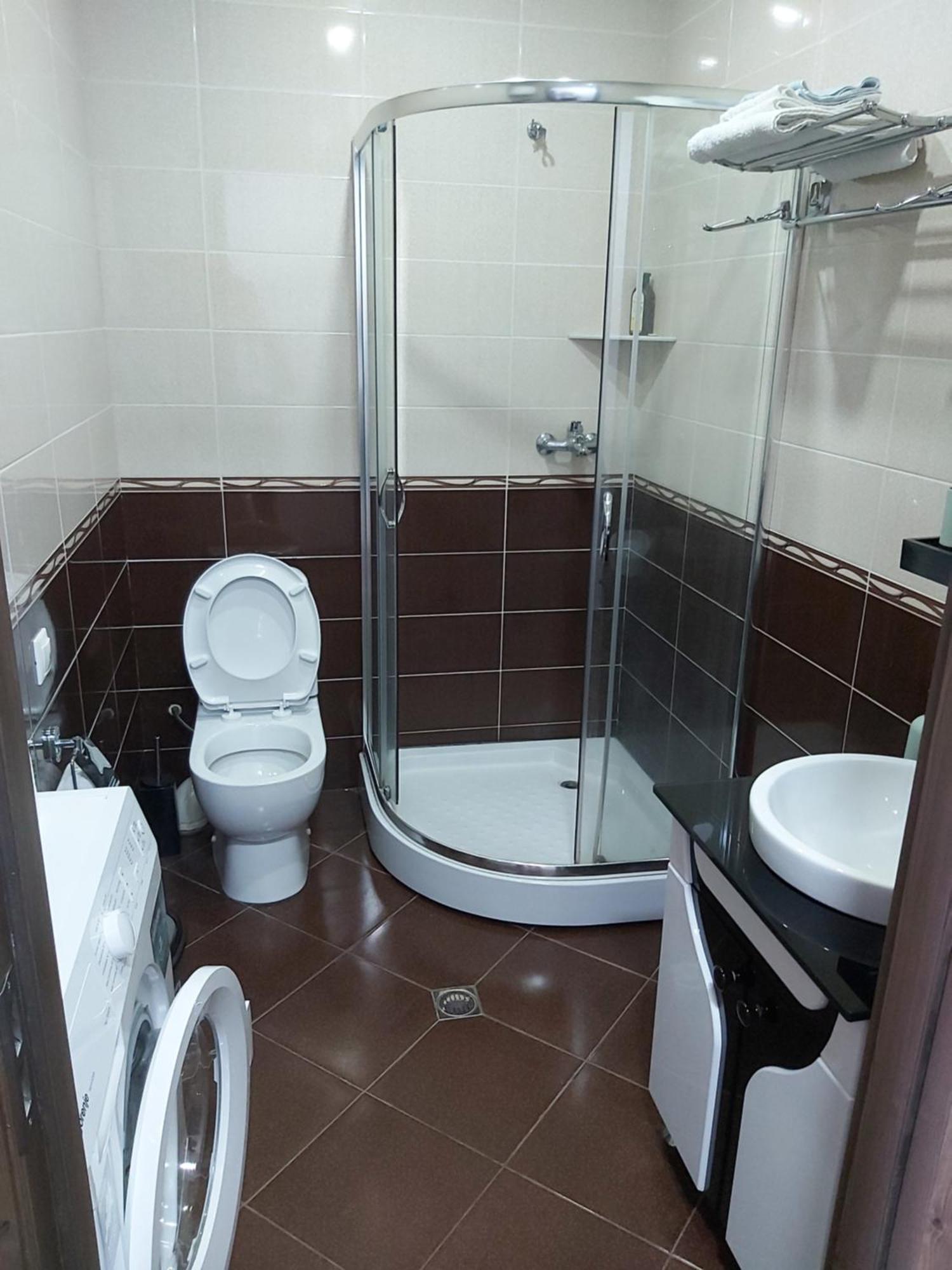 Apartament Premium Klass Appartamento Batumi Esterno foto