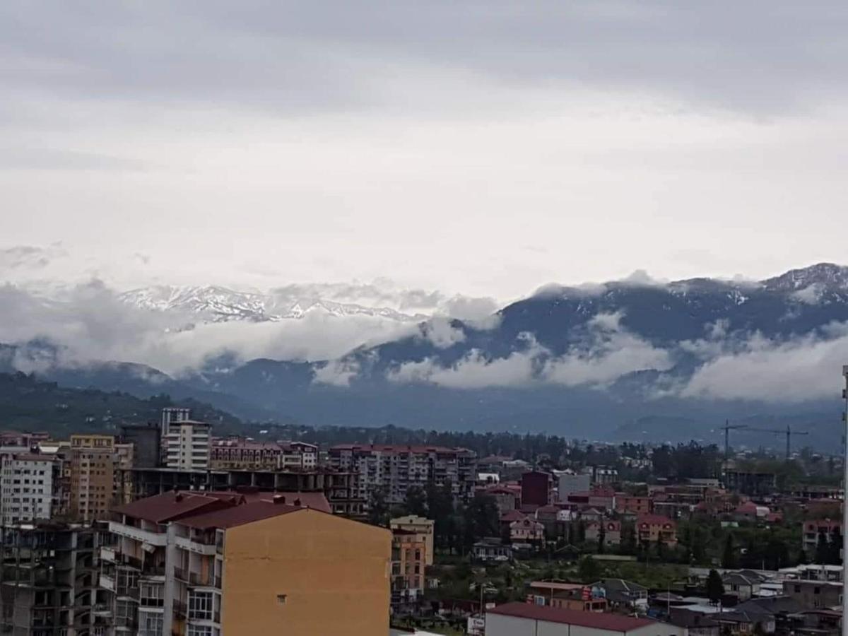 Apartament Premium Klass Appartamento Batumi Esterno foto