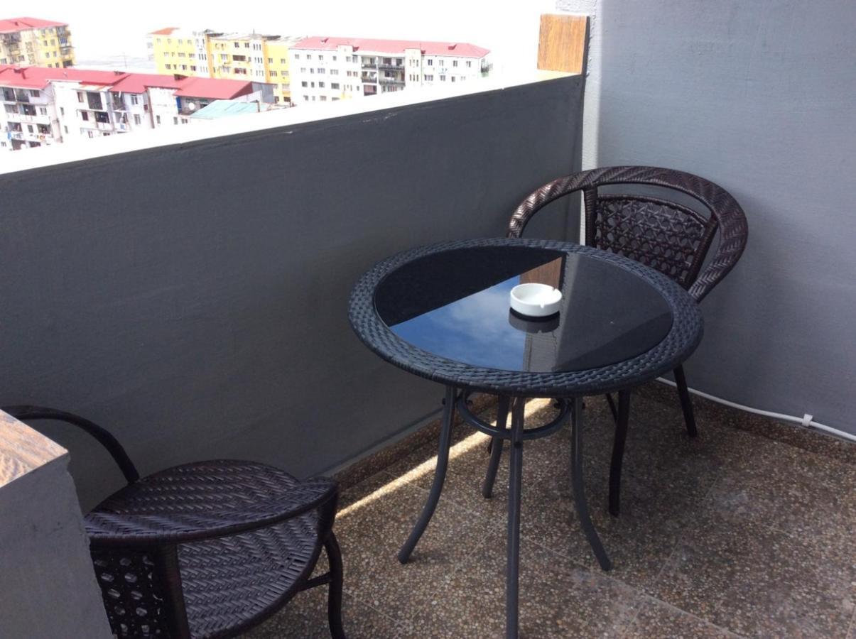 Apartament Premium Klass Appartamento Batumi Esterno foto