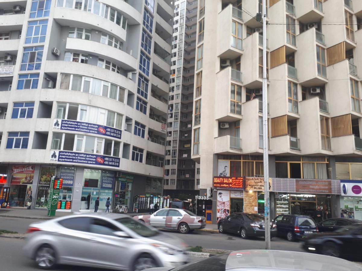 Apartament Premium Klass Appartamento Batumi Esterno foto
