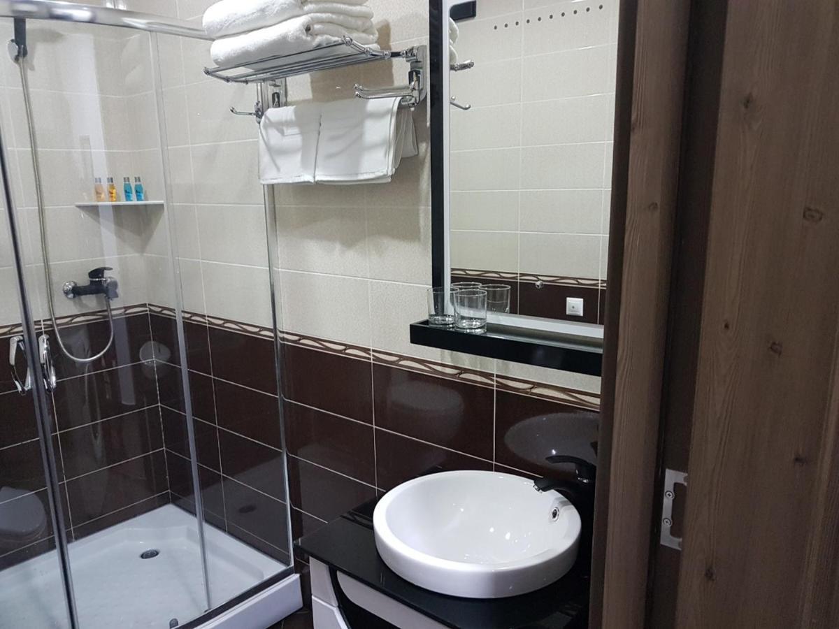 Apartament Premium Klass Appartamento Batumi Esterno foto