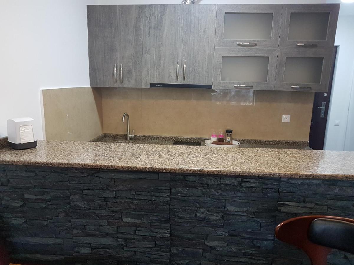 Apartament Premium Klass Appartamento Batumi Esterno foto
